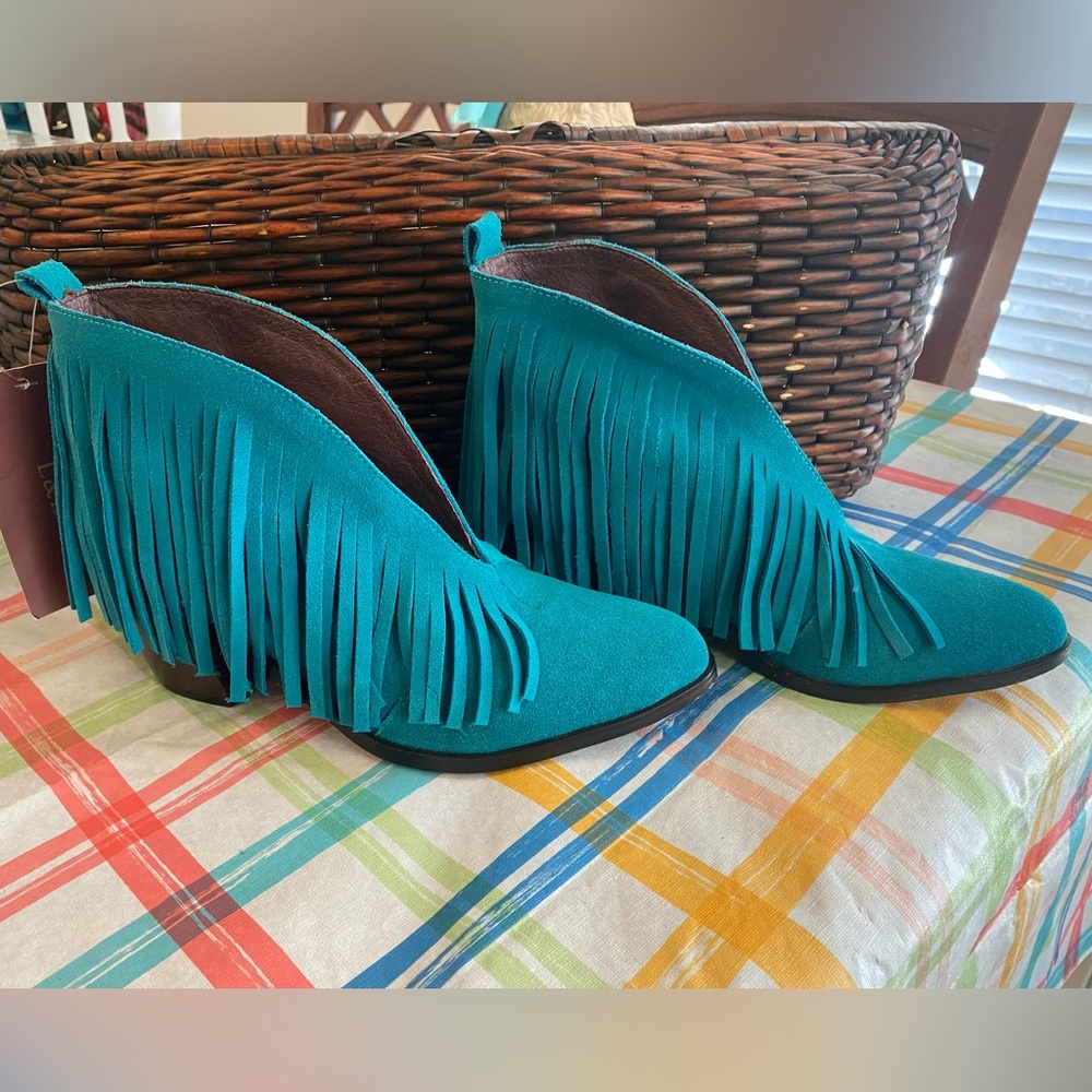 L&B Turquoise Suede Fringe Ankle Booties, Size 9 NWT